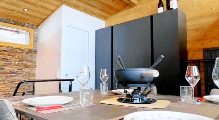 Chalet with 2 rooms for 4 persons — photo 4