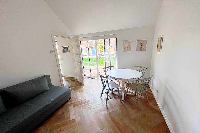 Apartment with patio | Beach nearby | Pets allowed — photo 4