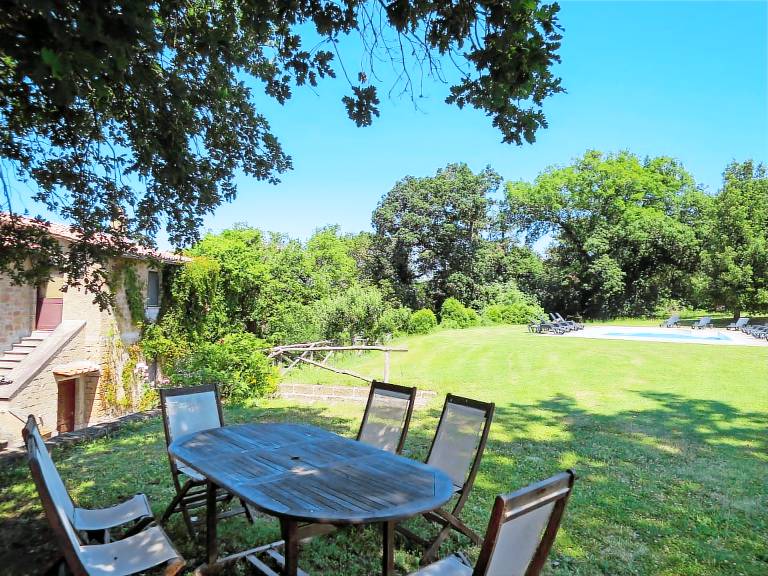 Vacation home with garden, BBQ & private pool | Nature view — photo 5