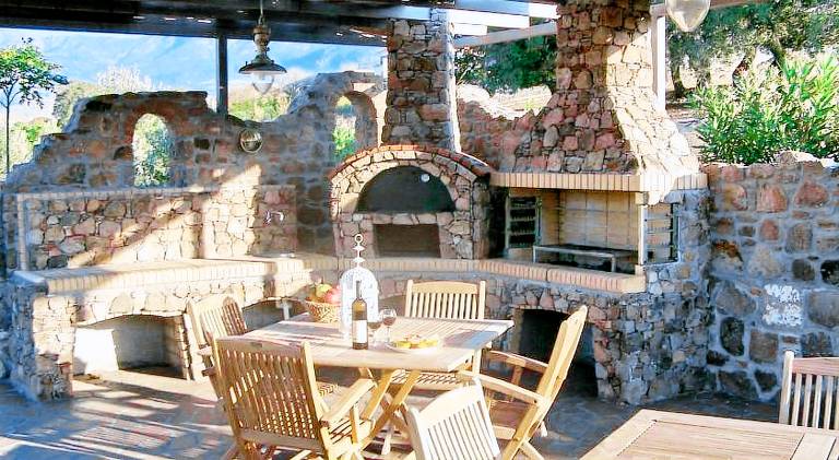 Nice serviced apartment with patio, pool & yard | Beach nearby | Pet-friendly — photo 4