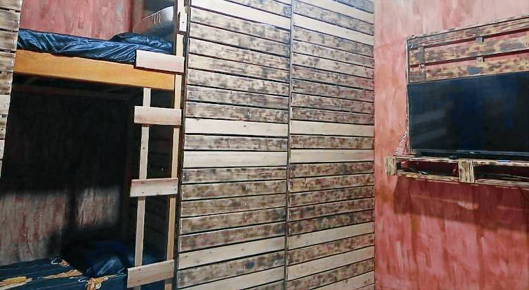 Quarto refrigerado, sala, cozinha completa, banheiro privativo — photo 2