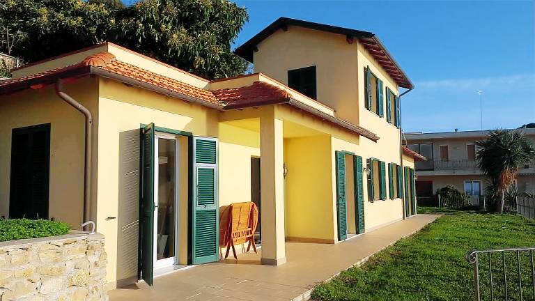 Villa with garden | Sea view — photo 4