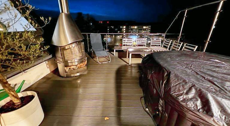 Vollklimatisierte Maisonette Wohnung -Whirlpool, Dachterrasse, Weitblick, Fahrstuhl, Kliniknahe — photo 5