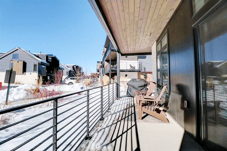 Condo with private pool — photo 3