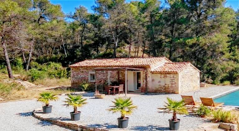 Villa with private pool, yard & terrace in Les Baux-de-Provence