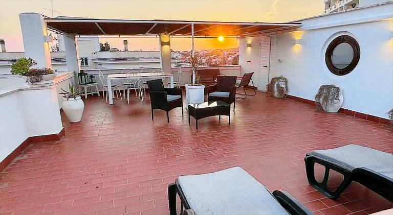 Fully equipped pleasant house with terrace | Next to the beach | Good for workation | Dogs allowed in Civitavecchia