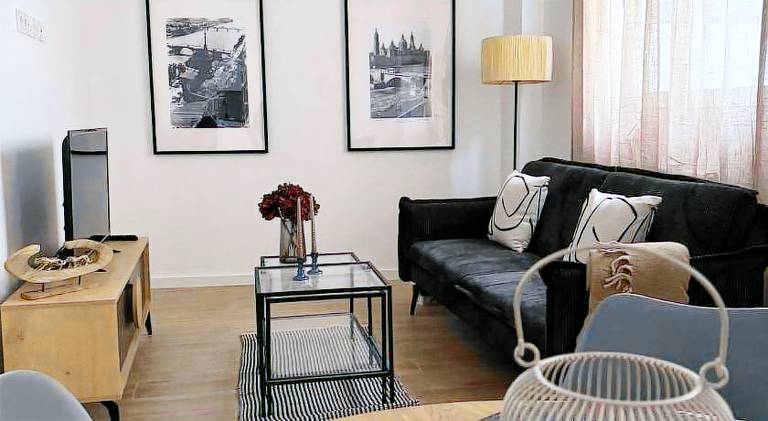 Charming holiday apartment | Close to Cathedral-Basilica of Our Lady of the Pillar | Pets allowed in Zaragoza