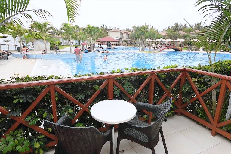 Resort  Contralmirante Villar Province