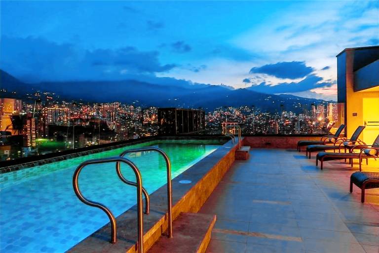Bluedoors York Luxury Suites in Medellín