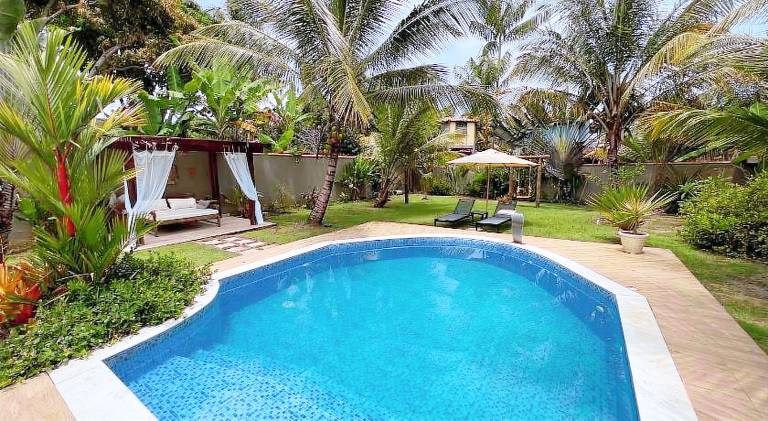Vacation home with pool — photo 3