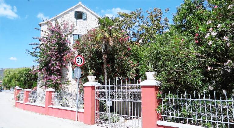 Villa Cindro Apartments in Podstrana