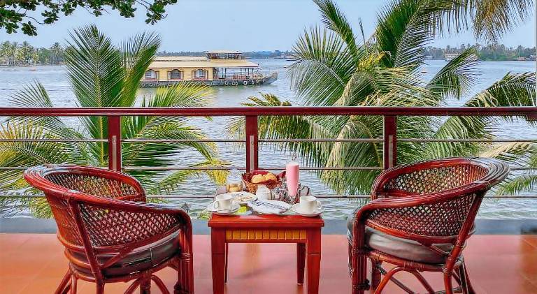 Sterling Lake Palace Alleppey — photo 5
