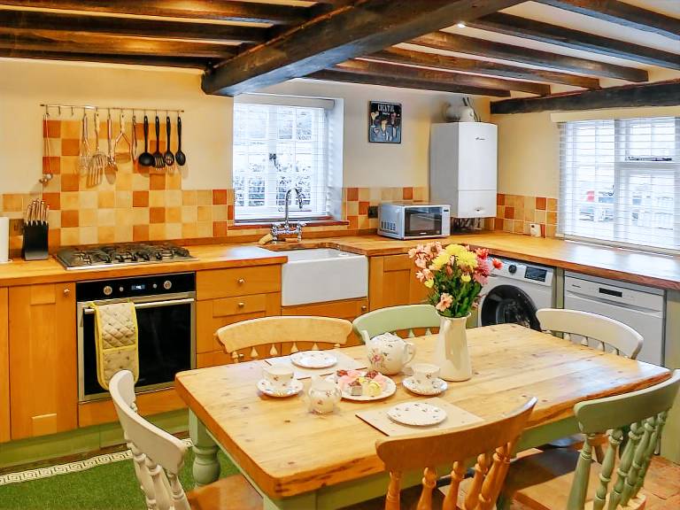 Children-friendly cottage with grill & yard | Pets allowed — photo 3