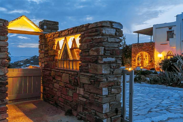 Family-friendly villa with patio, BBQ & fast internet | Mountain view | Next to the beach | Suitable for remote work | Pets are welcome — photo 5