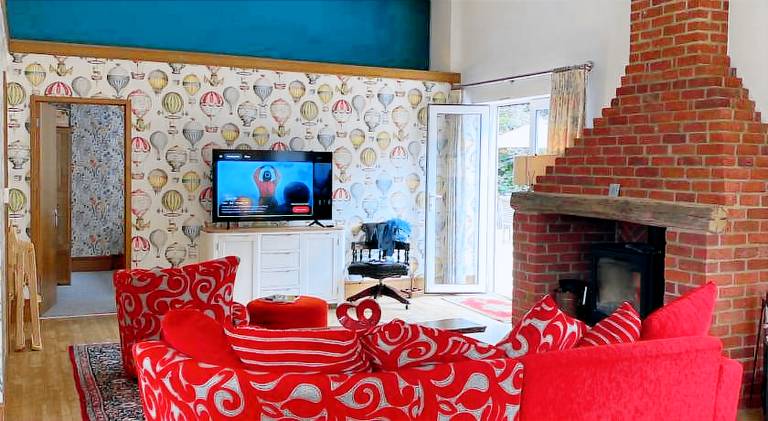 Pet Friendly Family Retreat with Private Hot Tub and Alpacas Dorset UK — photo 2