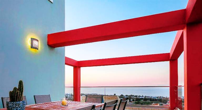 Villa with barbecue, terrace & yard — photo 4
