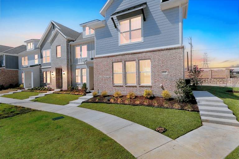 House with pool & patio in North Richland Hills, TX