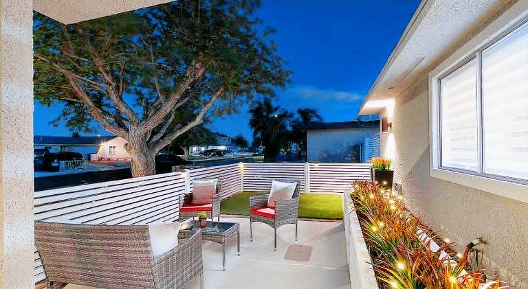 Single Story minutes from Summerlin with RV Parking & Dog Friendly — photo 3
