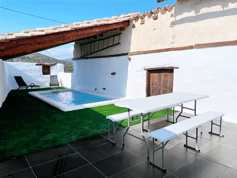 Vacation home with pool, terrace & garden | Mountain view — photo 2