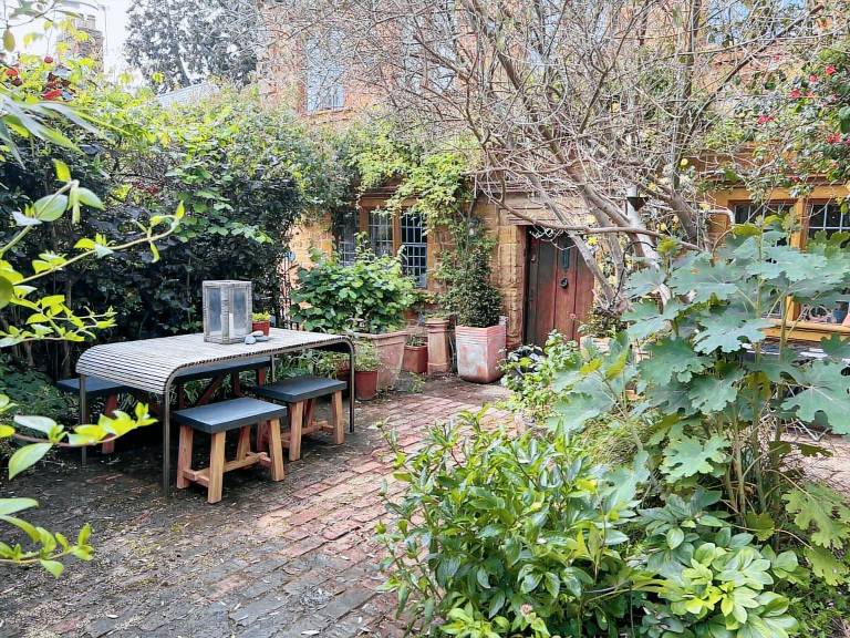 Cottage  Northampton