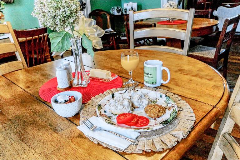 Greer Room at Main Street Bed & Breakfast — photo 5