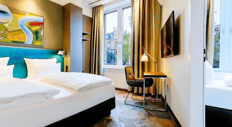 Motel One Wiesbaden — photo 2