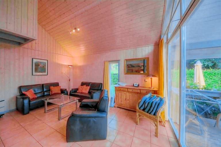 Vacation home with terrace, yard & sauna | Nature view — photo 2