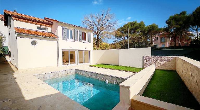 Havre de paix avec piscine & grand jardin 6 pers in Marseille