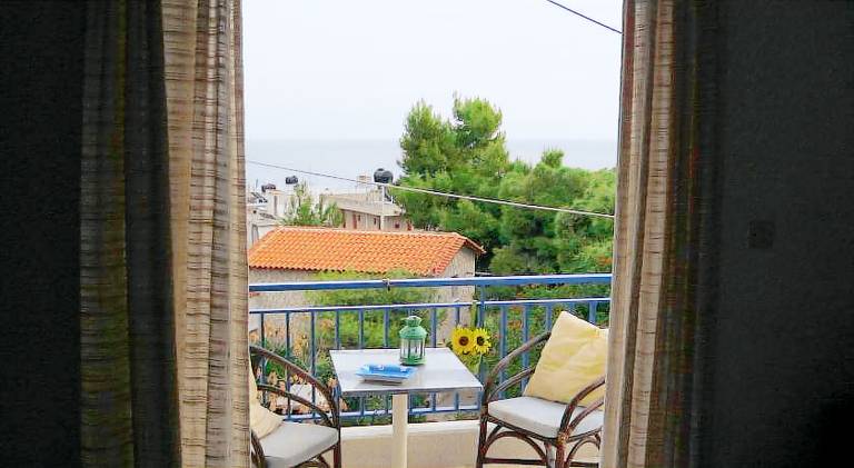 Serviced apartment with pool, garden & patio | Beach nearby | Pet-friendly — photo 4