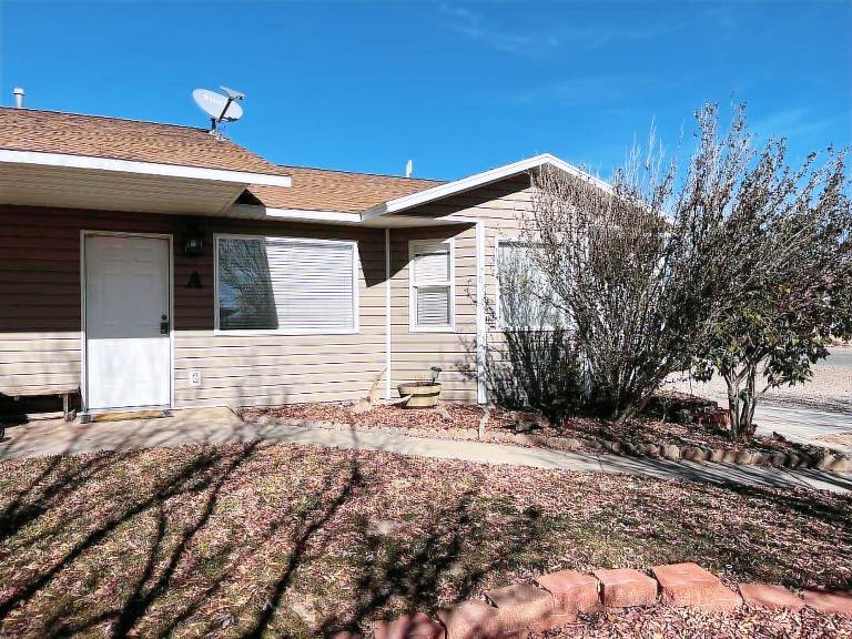 House  Hanksville