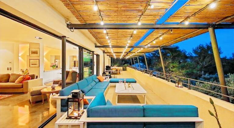 Charming villa with pool & hot tub | Pets are welcome — photo 3