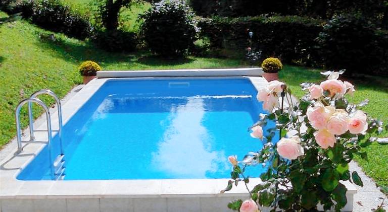 Holiday apartment with yard, private pool & patio — photo 3