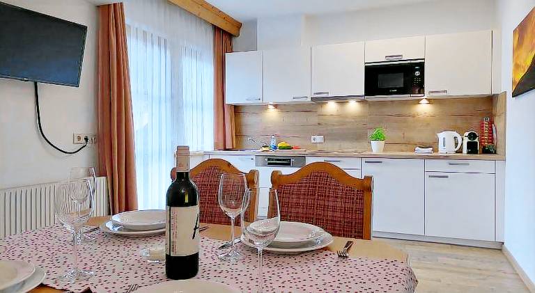 Apartment with garden & terrace — photo 3
