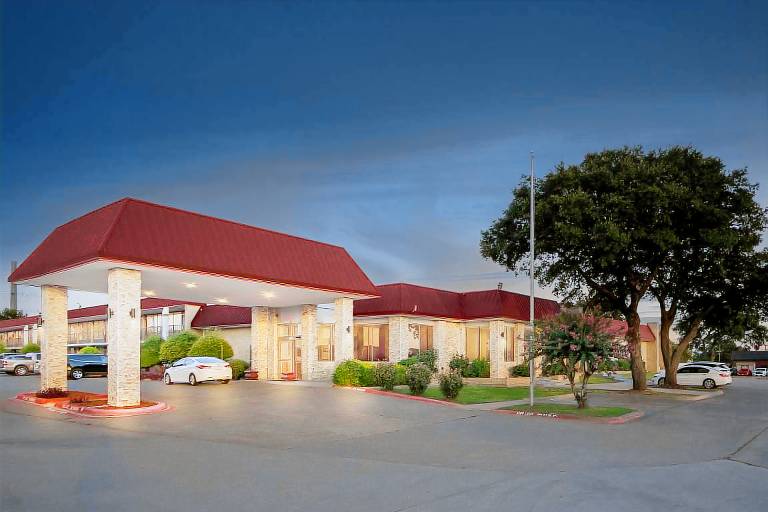Red Roof Inn & Conference Center McKinney — photo 3