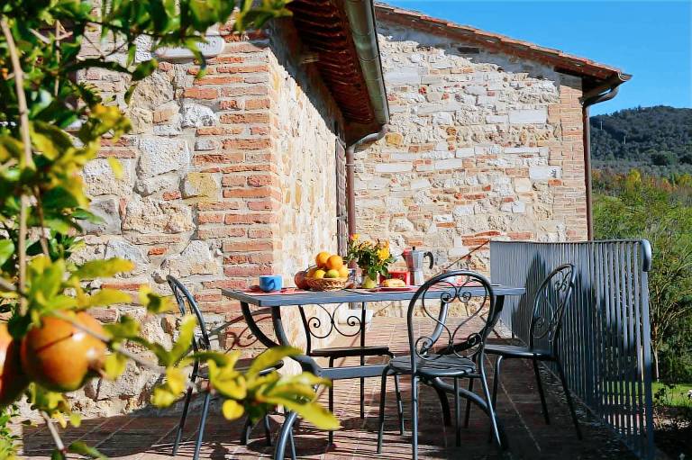 Fully equipped lovely holiday apartment with BBQ, pool & garden | Pets are welcome — photo 4