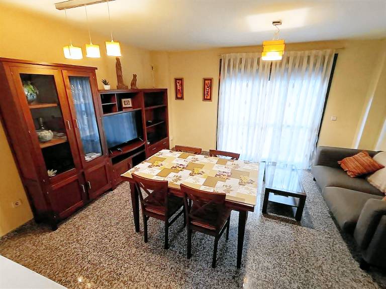Fully equipped lovely house with patio | Good for workation | Pet-friendly in Zaragoza