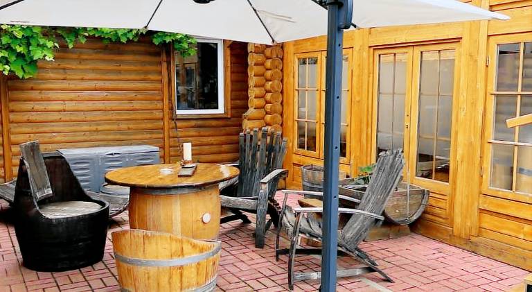 Vacation home with hot tub — photo 5