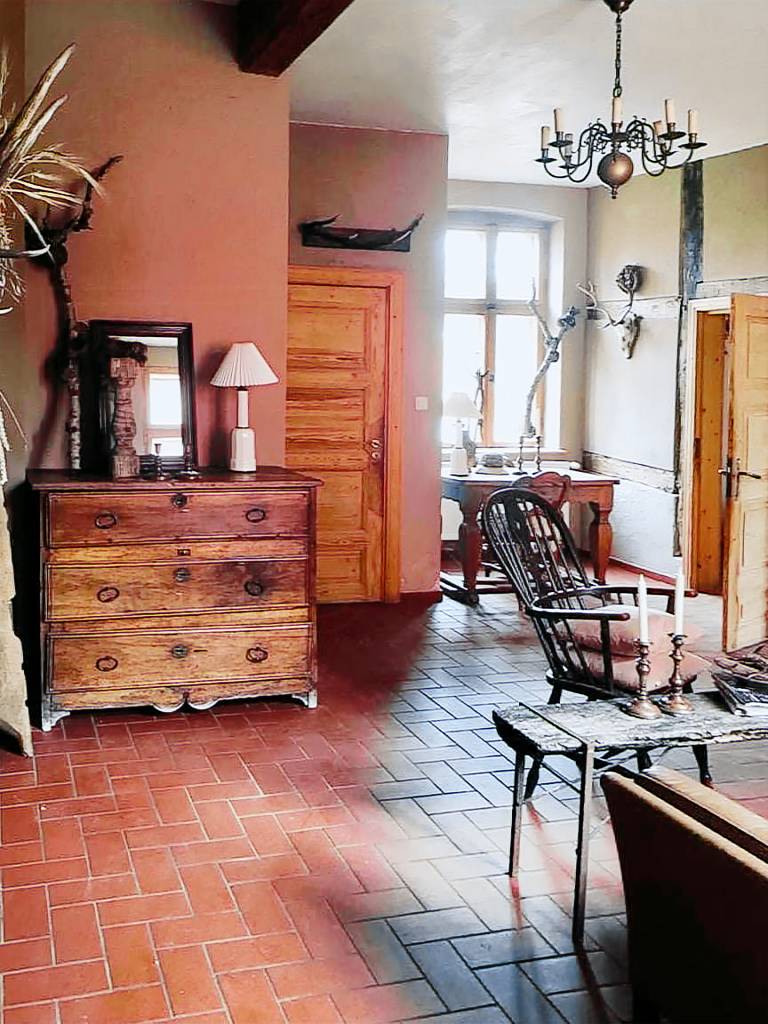 Apartment with yard, patio & barbeque — photo 4