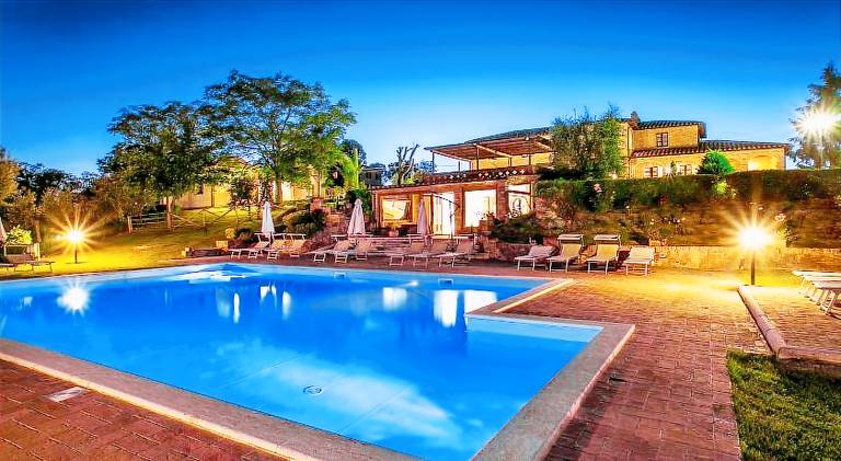 Family-friendly vacation home with garden, terrace & jacuzzi | Pets are welcome — photo 3