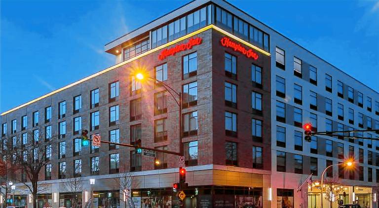 Hampton Inn Chicago North/Loyola Station — photo 2