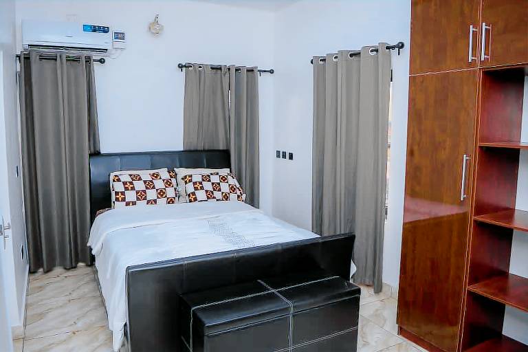 Bamgbose Apartments Sleeps 2 Parking Balcony