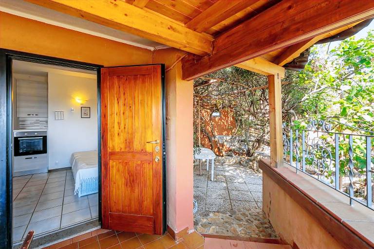 Vacation home with barbeque, terrace & garden | Sea view | Beach nearby | Pet-friendly — photo 2