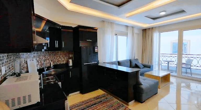 3-Bedroom Apartment on the Third Floor with 3 Balconies and lovely Pool View, Street View and Free B — photo 2