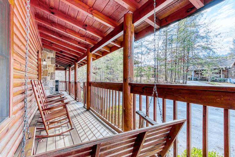 Children-friendly cabin with private pool | Pet-friendly — photo 2