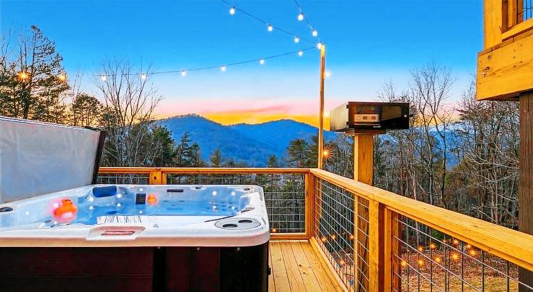 BLACK BEAR RIDGE Charming Pet-Friendly Getaway — photo 4