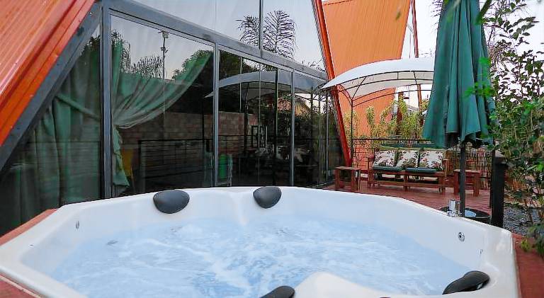 Chale Verde Mata com jacuzzi privativa em Bonito - Mato Grosso do Sul in Bonito