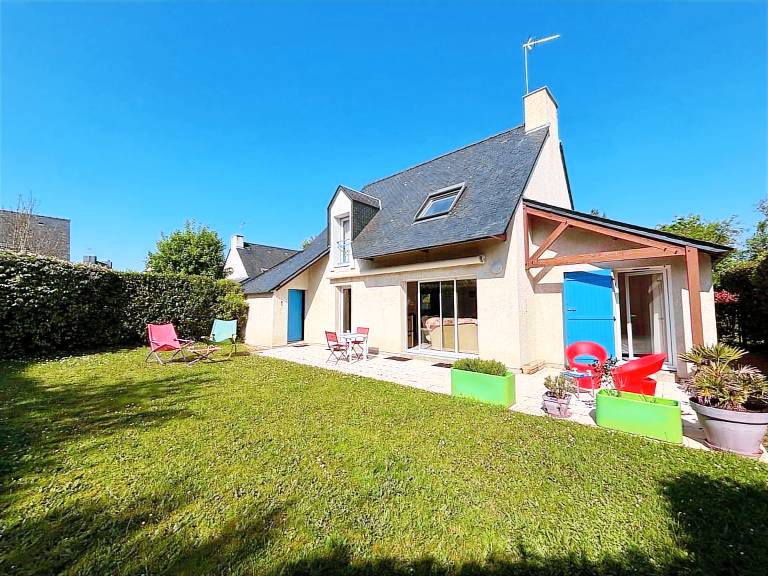 House with yard in Carnac