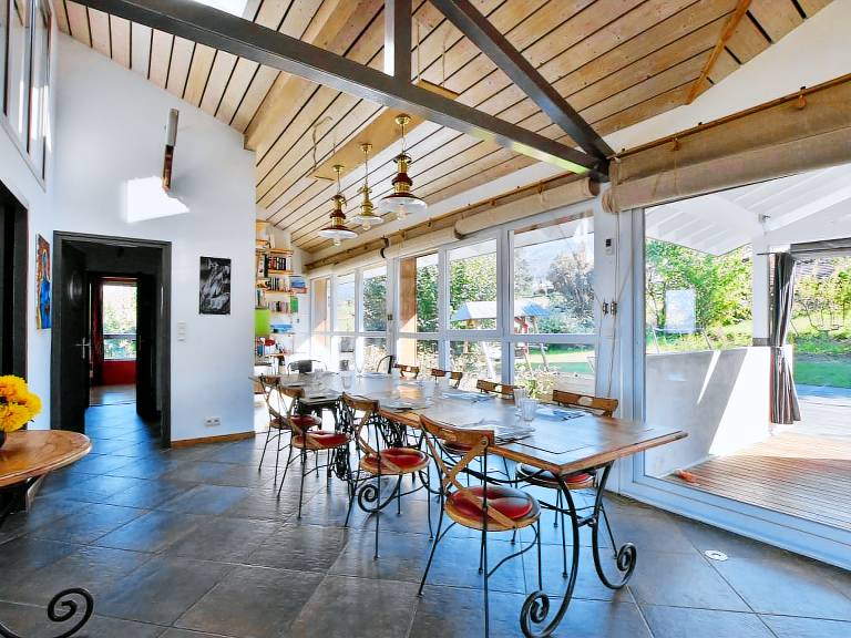 Spacious villa with terrace and garden, pets and parking allowed — photo 4