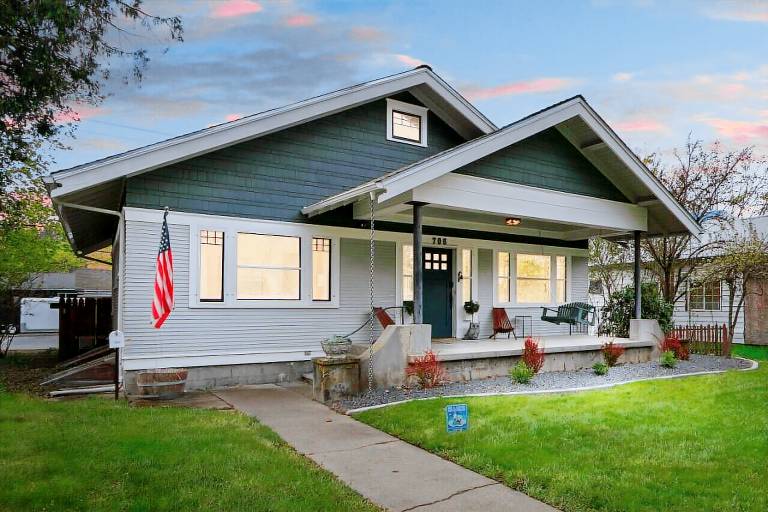 House  Fernan Lake Village