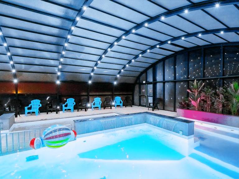 Mobile home with heated pool & terrace — photo 2